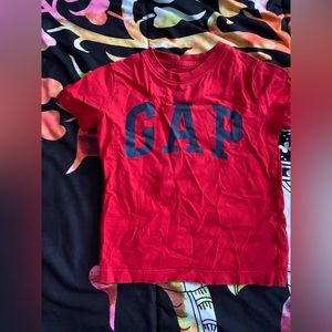 Red toddler gap shirt short sleeve tee size 2 years